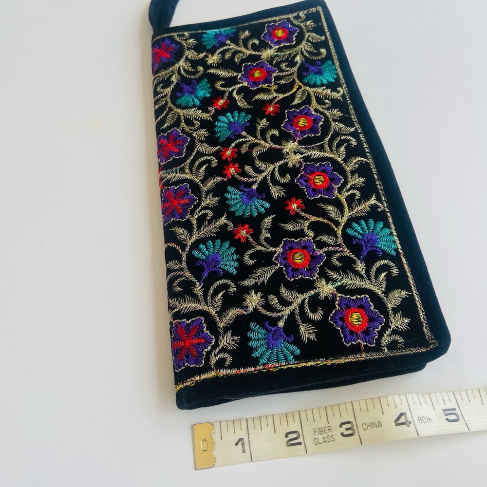 ⭐️ HOST PICK ⭐️ Colorful Handmade Clutch Purse - Picture 4 of 7